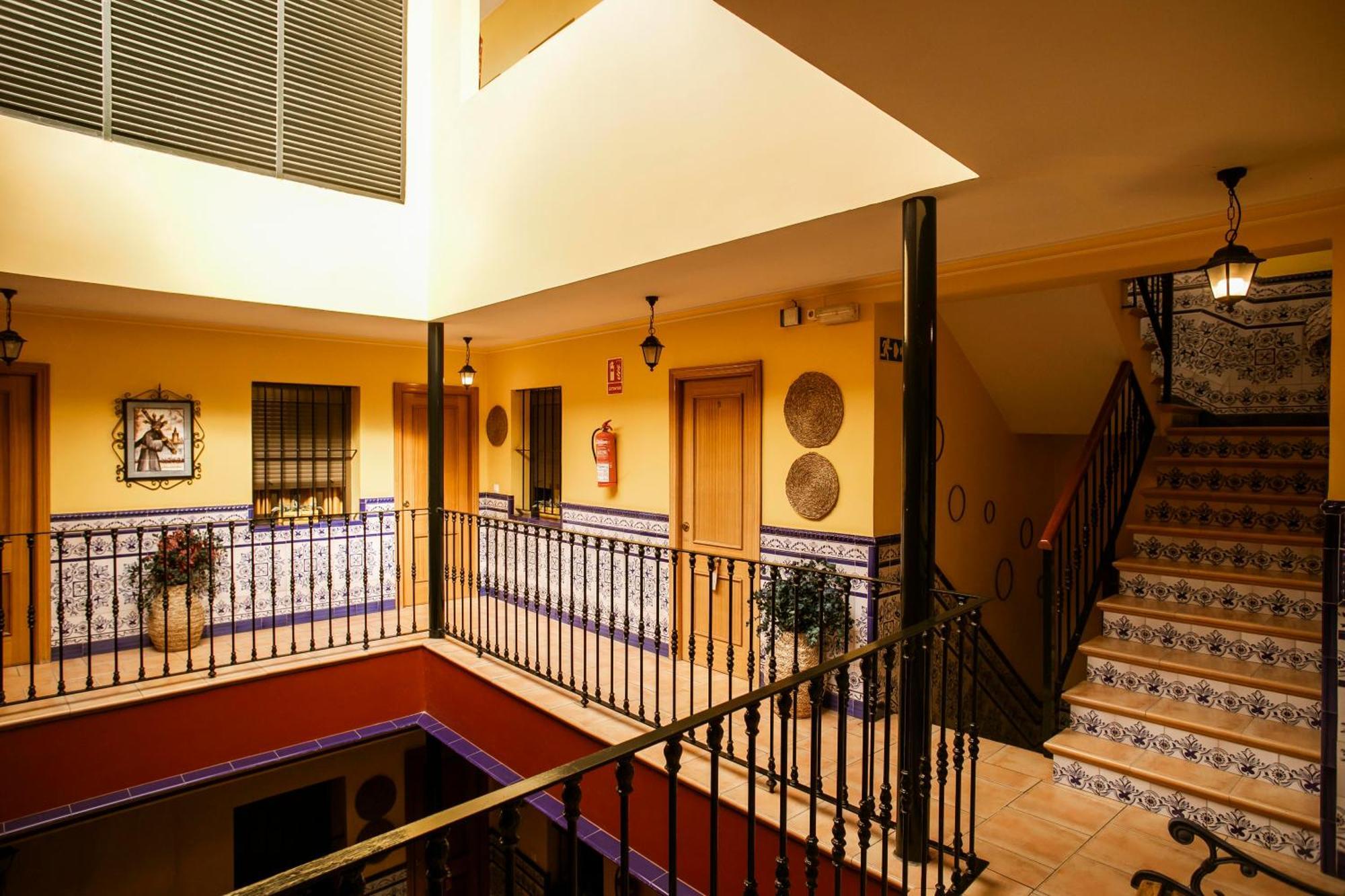 Pensión Macarena Sevilha Exterior foto