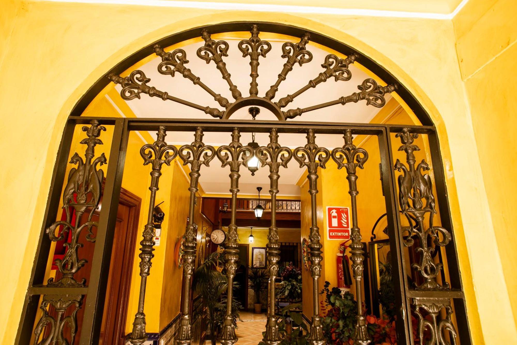 Pensión Macarena Sevilha Exterior foto